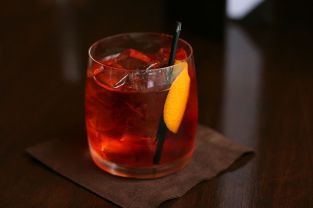 alt="The Classic Negroni Cocktail"